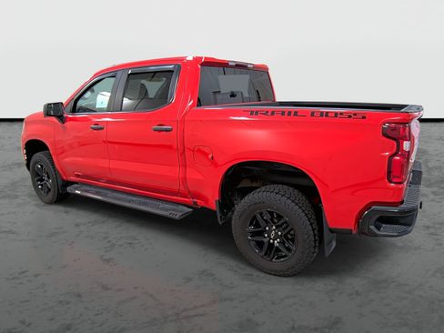 Used 2019 Chevrolet Silverado 1500 Custom Trail Boss w/ Custom Convenience Package image 2