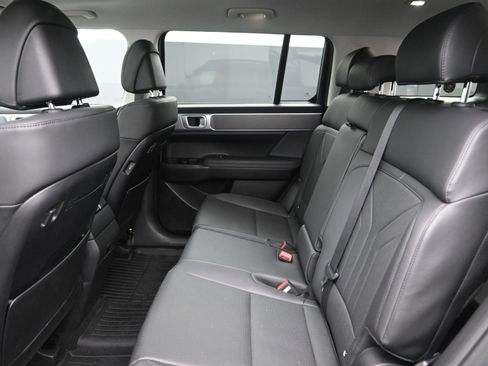 Used 2025 Hyundai Santa Fe XRT image 17