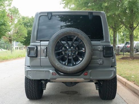 Used 2022 Jeep Wrangler Unlimited Sahara AWD/4WD image 7