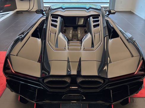 Used 2024 Lamborghini Revuelto AWD/4WD image 6
