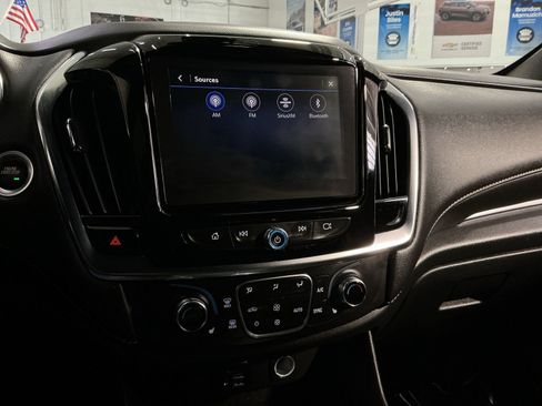 Used 2023 Chevrolet Traverse LT w/ LT Premium Package AWD/4WD image 19