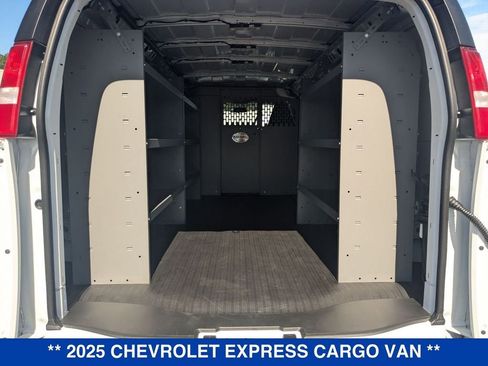 New 2025 Chevrolet Express 3500 Extended RWD image 28