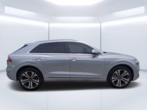 Used 2022 Audi Q8 Premium Plus AWD/4WD image 2