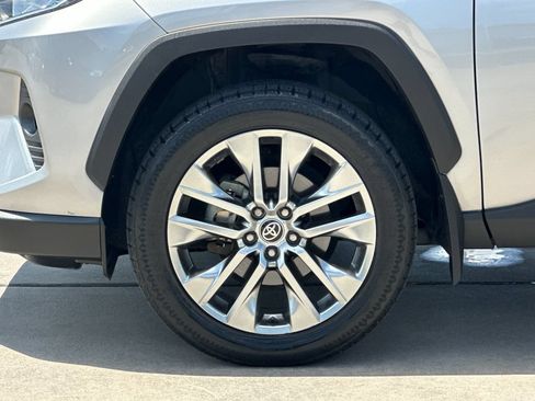 Used 2021 Toyota RAV4 XLE Premium FWD image 28