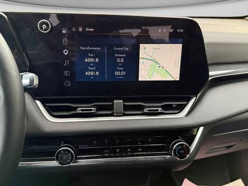 Used 2025 Chevrolet Equinox LT FWD image 20