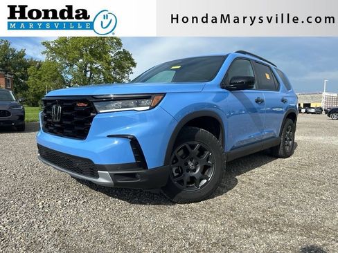 Used 2025 Honda Pilot TrailSport image 1