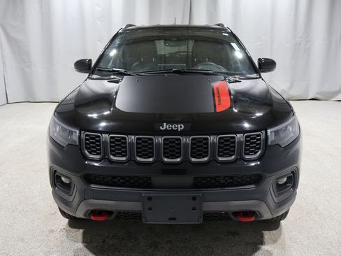 Used 2024 Jeep Compass Trailhawk image 7