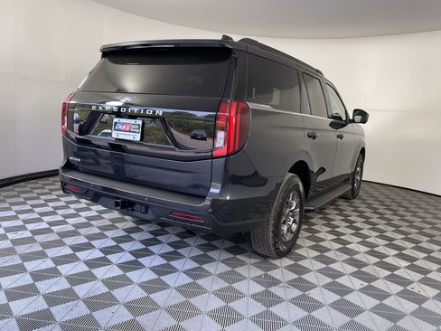 Certified 2025 Ford Expedition Active AWD/4WD image 5