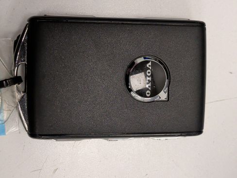 Used 2025 Volvo XC60 B5 Plus w/ Climate Package image 16