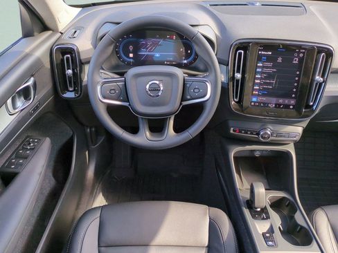 New 2025 Volvo XC40 B5 Core w/ Protection Package Premier image 14