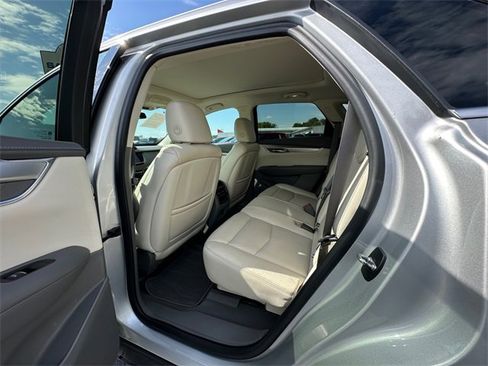 Used 2018 Cadillac XT5 Luxury image 18