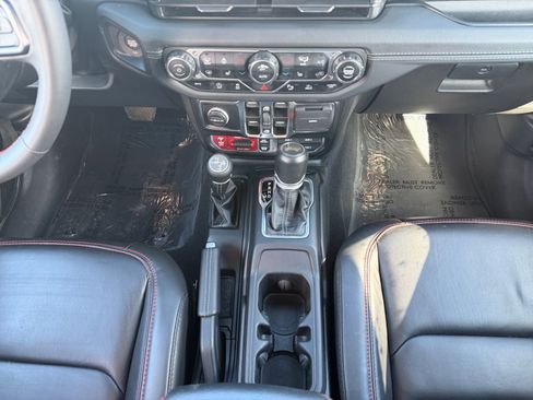 Used 2024 Jeep Wrangler Unlimited Rubicon image 11