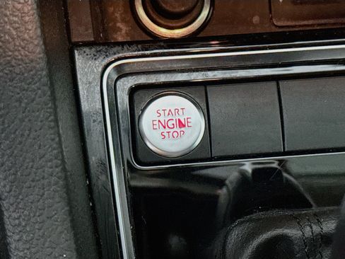 Used 2017 Volkswagen Jetta SEL FWD image 21