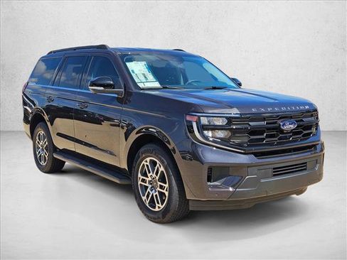 New 2026 Ford Expedition Active RWD image 7