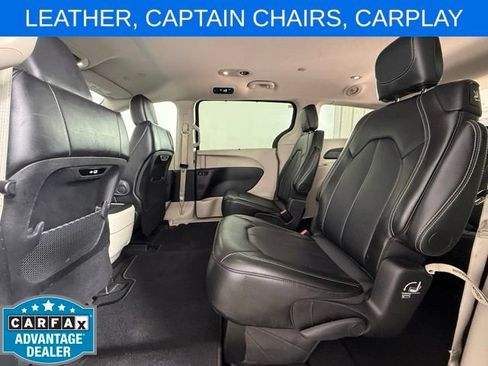 Used 2024 Chrysler Pacifica Touring-L FWD image 31