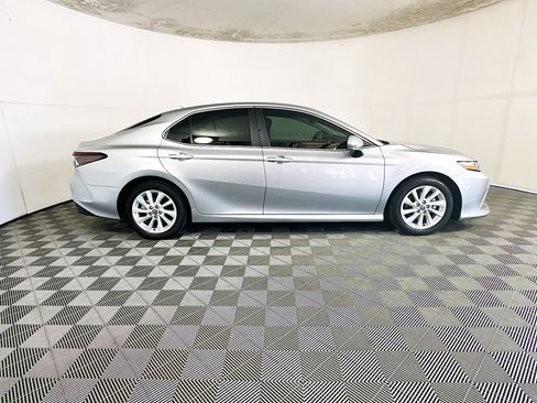 Used 2024 Toyota Camry LE w/ Convenience Package FWD image 2