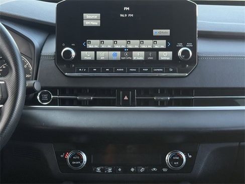 Used 2024 Mitsubishi Outlander SE image 17