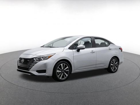 Used 2025 Nissan Versa SV FWD image 3
