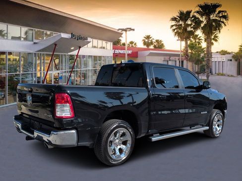 Used 2022 RAM 1500 Big Horn AWD/4WD image 3