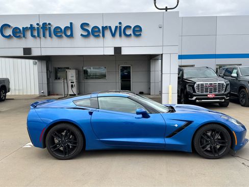 Used 2016 Chevrolet Corvette Stingray Coupe w/ 3LT Preferred Equipment Group image 3