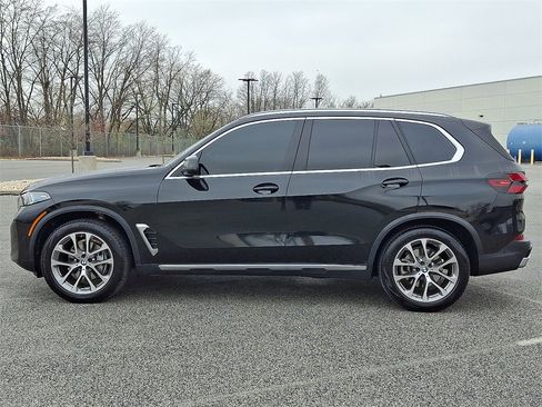 Used 2024 BMW X5 xDrive40i w/ Premium Package image 7