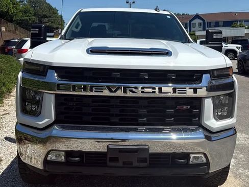 Used 2021 Chevrolet Silverado 3500 LT AWD/4WD image 4