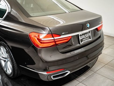 Used 2016 BMW 750i xDrive image 19