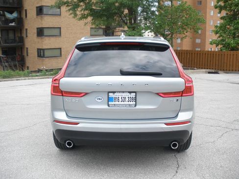 Used 2018 Volvo XC60 T5 Momentum AWD/4WD image 9
