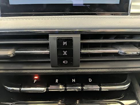 Used 2020 Lincoln Corsair Reserve w/ Equipment Group 202A image 20