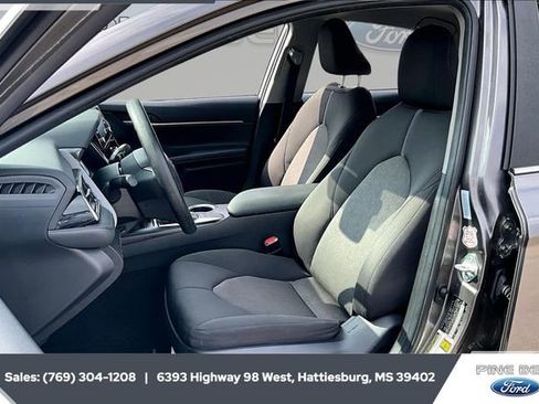 Used 2024 Toyota Camry LE image 18