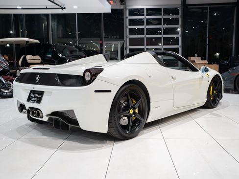 Used 2013 Ferrari 458 Spider RWD image 6