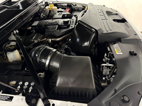 Used 2020 RAM 5500 Tradesman w/ Chrome Appearance Group image 43