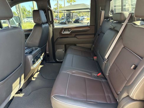 Used 2024 GMC Sierra 2500 Denali w/ Denali Reserve Package image 16