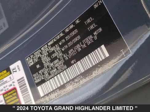 Used 2024 Toyota Grand Highlander AWD image 36