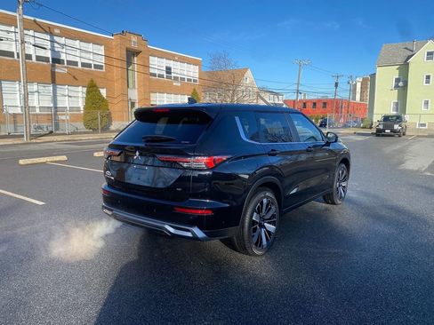 New 2025 Mitsubishi Outlander SE image 5