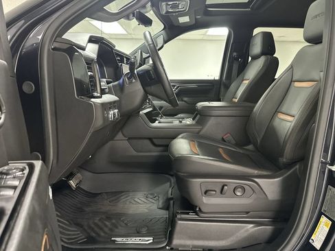 Used 2024 GMC Sierra 2500 AT4 w/ AT4 Premium Plus Package AWD/4WD image 10