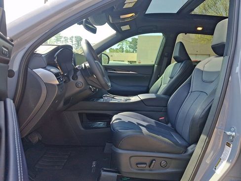 Used 2026 INFINITI QX60 Sport w/ Dark Cargo Package image 13