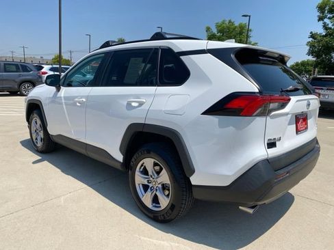 Used 2022 Toyota RAV4 XLE w/ XLE Grade Weather Package AWD/4WD image 3
