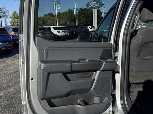 Certified 2022 Ford F150 XLT w/ Equipment Group 302A High image 16