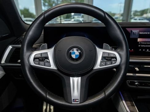 Used 2024 BMW X5 xDrive40i w/ M Sport Package AWD/4WD image 6
