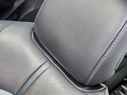 Certified 2025 Toyota Highlander Limited FWD image 24