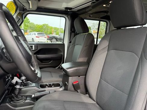 Used 2022 Jeep Gladiator Sport AWD/4WD image 10