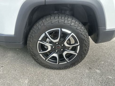 Used 2025 Jeep Compass Trailhawk AWD/4WD image 11