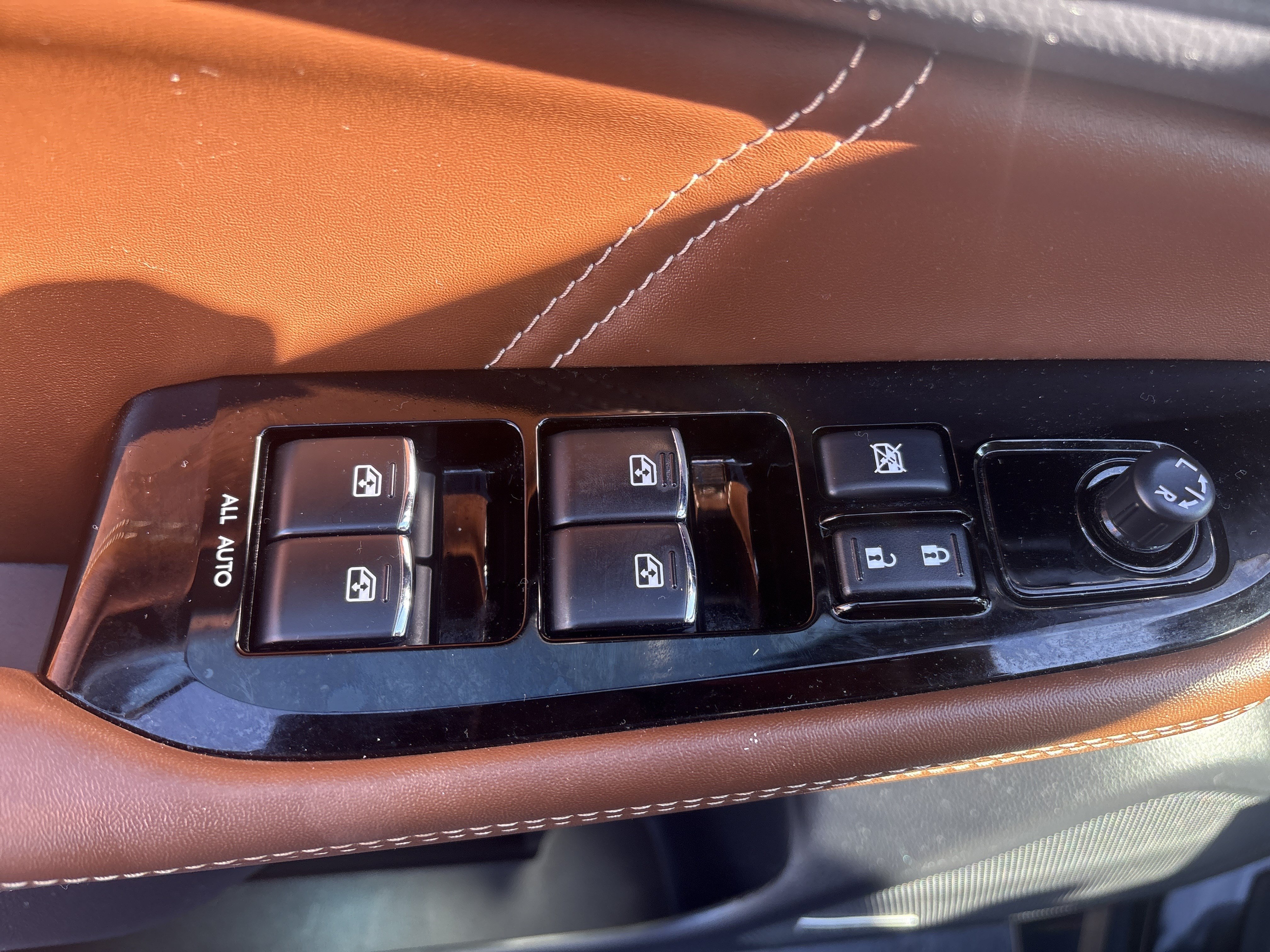 Used 2019 Subaru Outback 3.6R Touring AWD/4WD image 15