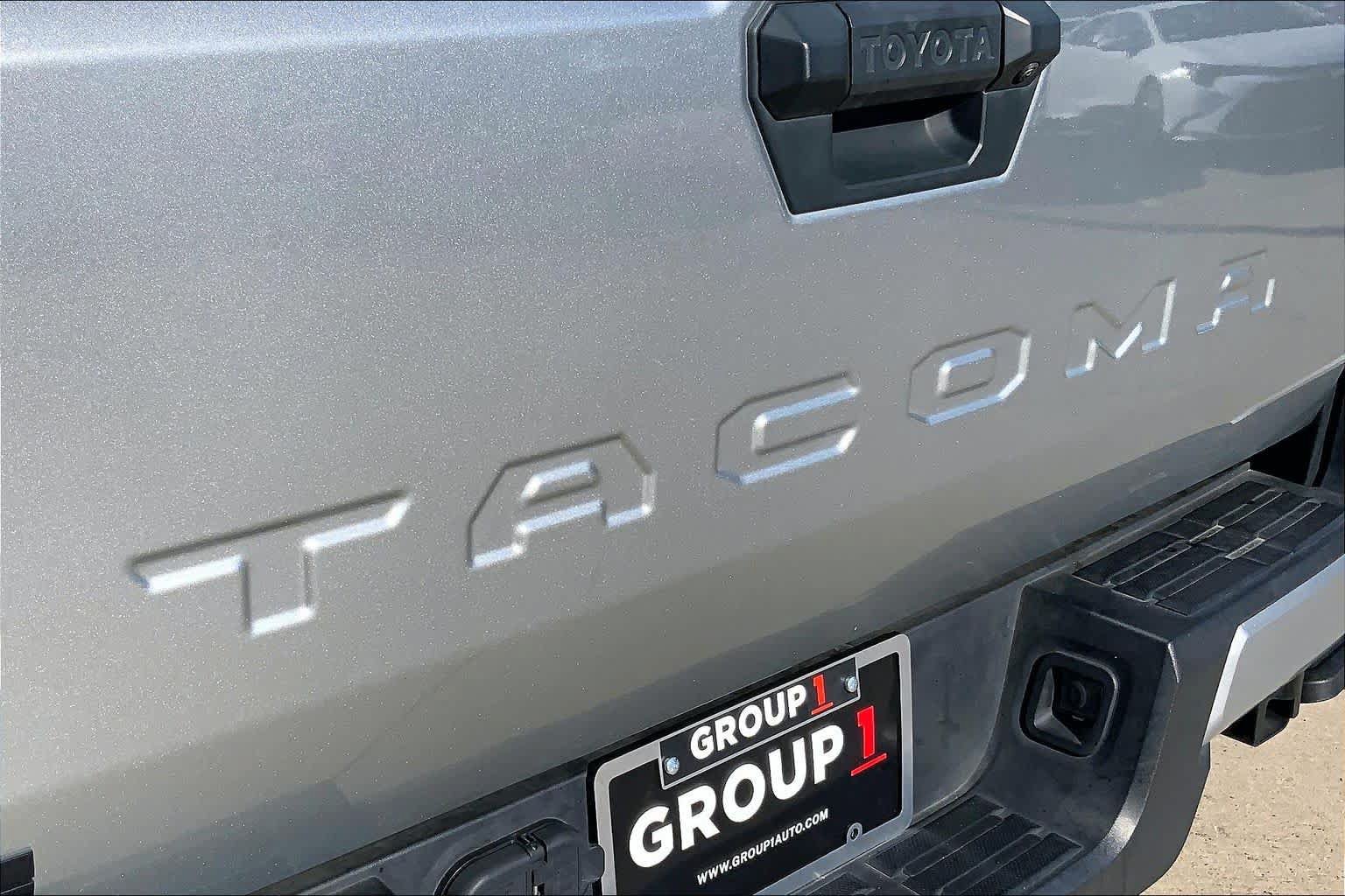 Used 2024 Toyota Tacoma TRD Off-Road AWD/4WD image 32