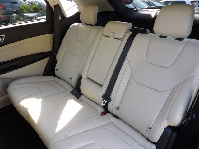 Used 2018 Ford Edge Titanium w/ Ford Safe & Smart Package FWD image 25