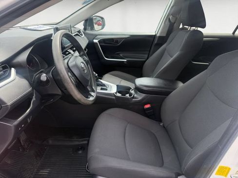 Used 2019 Toyota RAV4 LE w/ All Weather Liner Package AWD/4WD image 9