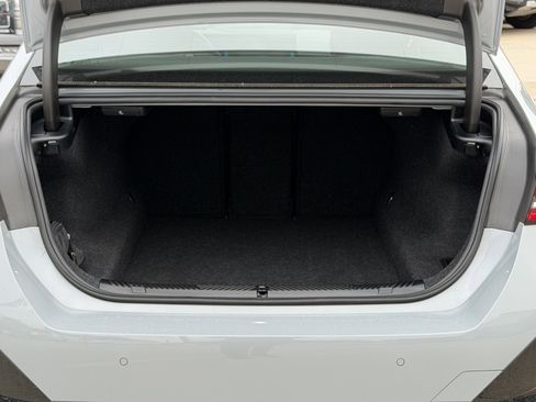 Used 2026 BMW 530i xDrive image 9