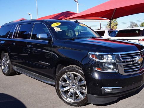 Used 2016 Chevrolet Suburban LTZ image 8