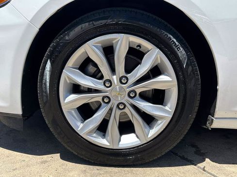 Used 2021 Chevrolet Malibu LT FWD image 9
